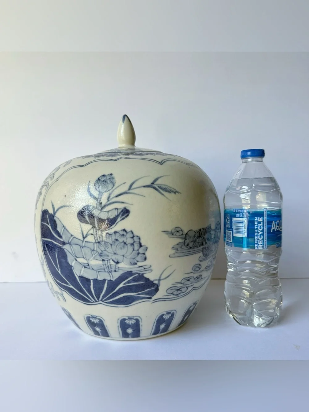 Vintage Chinoiserie Blue Chrysanthemum Floral Bird Lily Pad Porcelain Ginger Jar - Picture 2 of 12